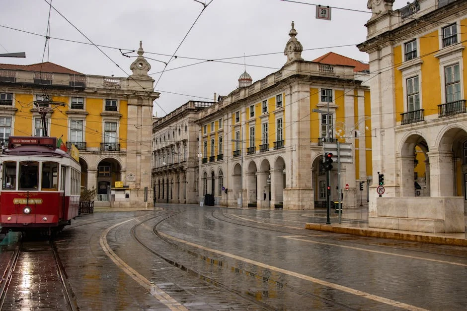 Lisbon Reopens Funicular da Graça — Residents Celebrate Relief from Heavy Climb