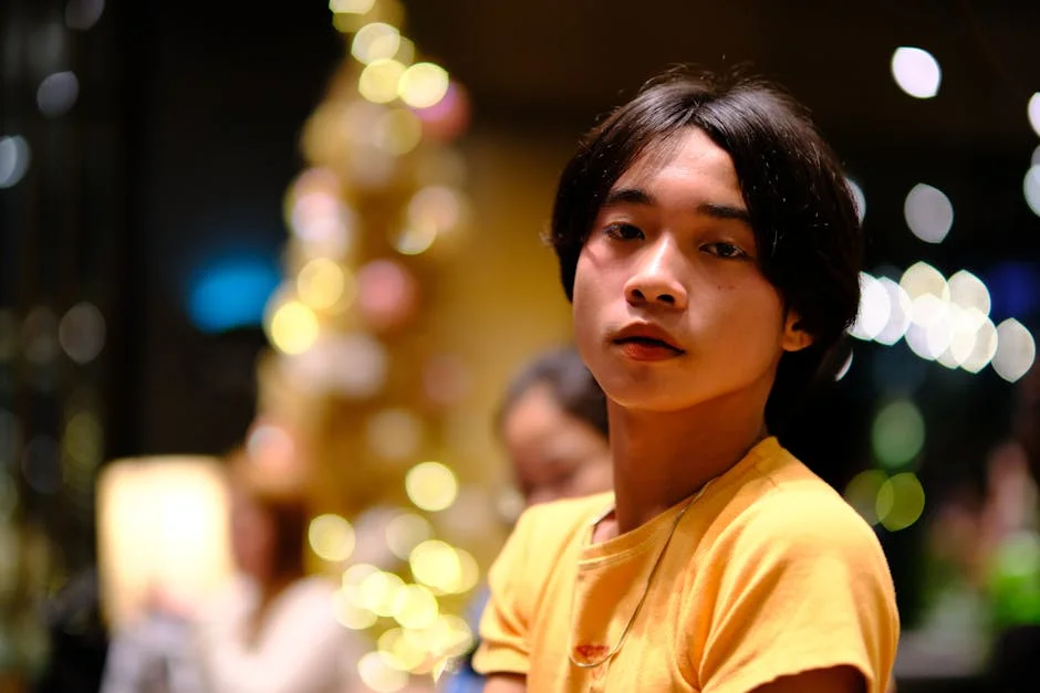 Singapore Police Charge Teen After Amos Yee Assault at Suntec