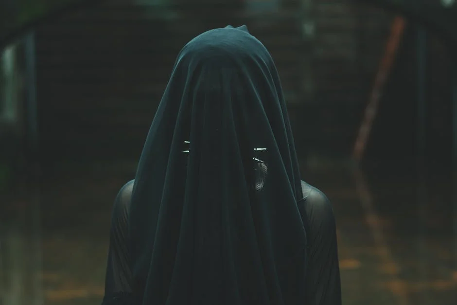 Spider-Man Noir Cast Reveals Complex Heroes and Villains behind the Story